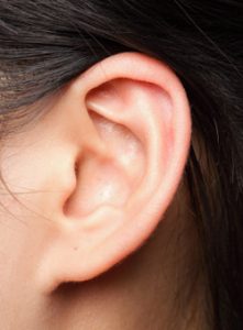 women-earlobes